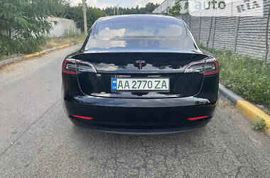 Седан Tesla Model 3 2019 в 