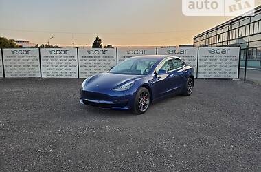 Седан Tesla Model 3 2019 в Киеве