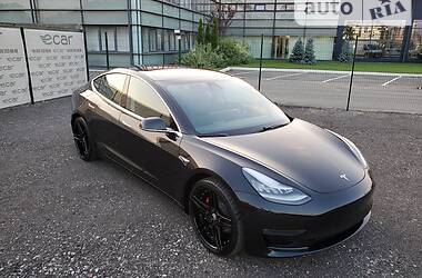 Седан Tesla Model 3 2019 в Києві