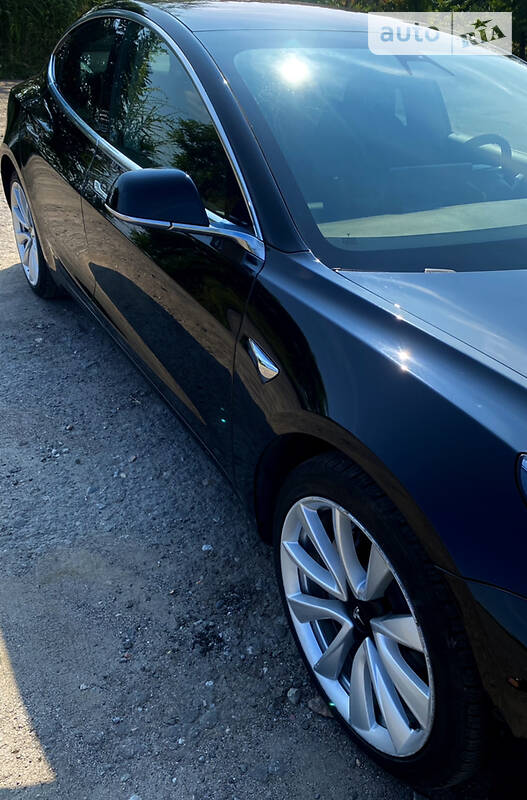 Седан Tesla Model 3 2018 в Дніпрі