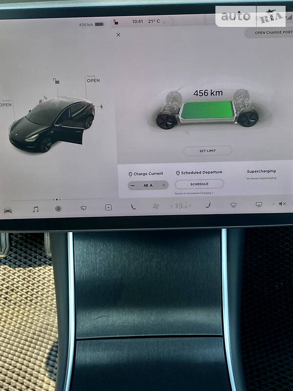 Седан Tesla Model 3 2018 в Дніпрі