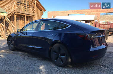 Седан Tesla Model 3 2019 в Черноморске