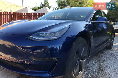 Седан Tesla Model 3 2019 в Черноморске
