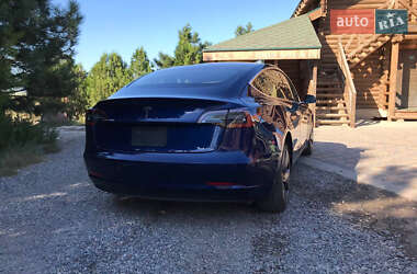 Седан Tesla Model 3 2019 в Черноморске