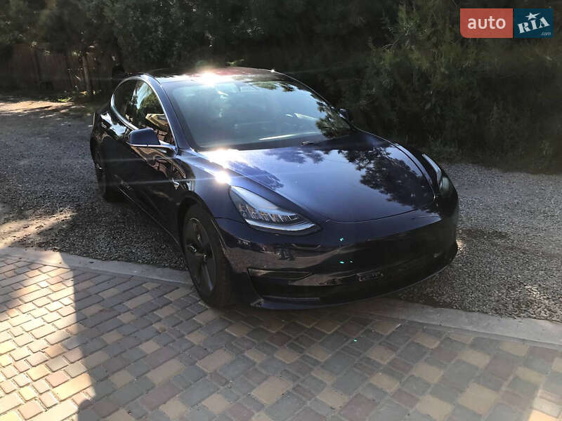 Седан Tesla Model 3 2019 в Черноморске