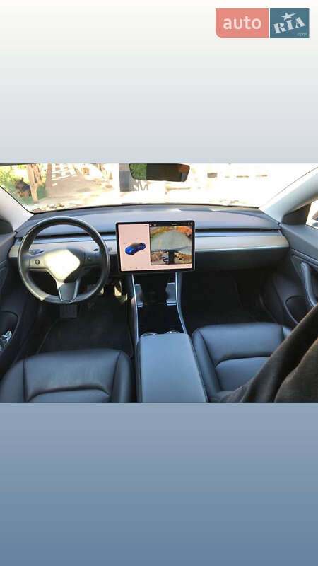 Седан Tesla Model 3 2019 в Черноморске