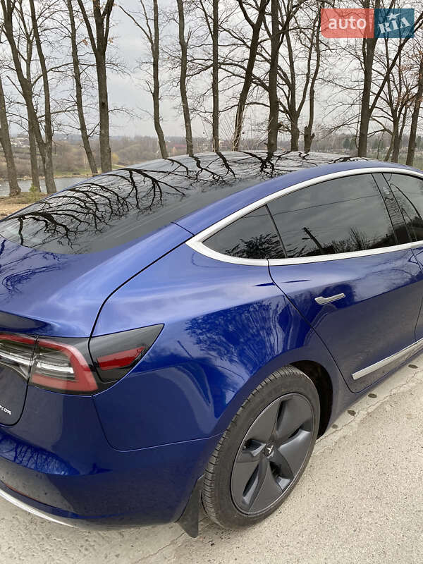 Седан Tesla Model 3 2019 в Сумах