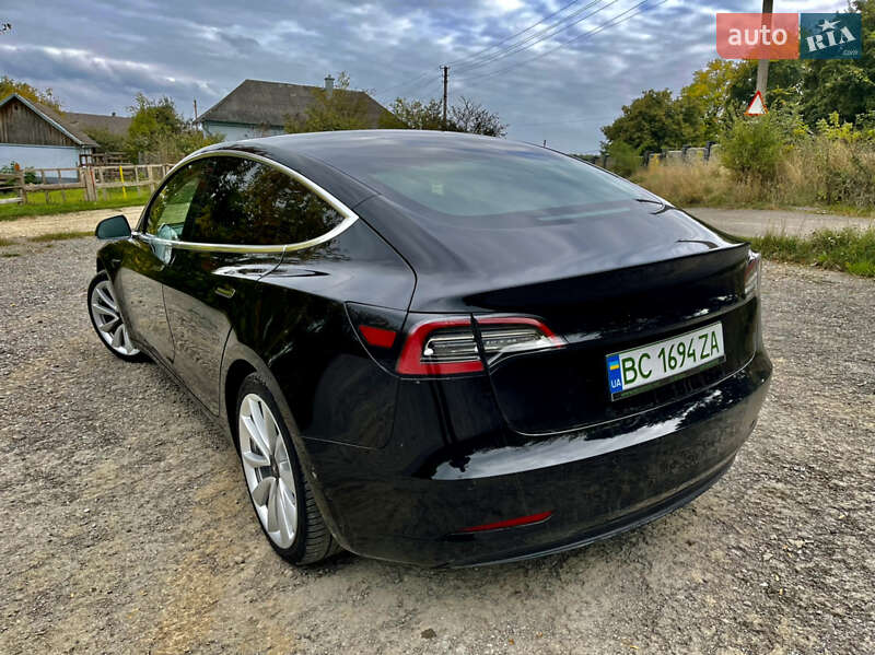 Седан Tesla Model 3 2019 в Тернополе