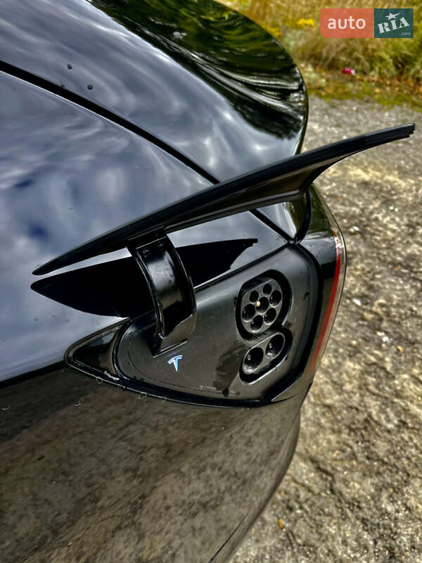 Седан Tesla Model 3 2019 в Тернополе