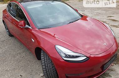 Седан Tesla Model 3 2018 в 