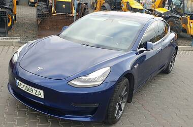 Седан Tesla Model 3 2018 в Луцке