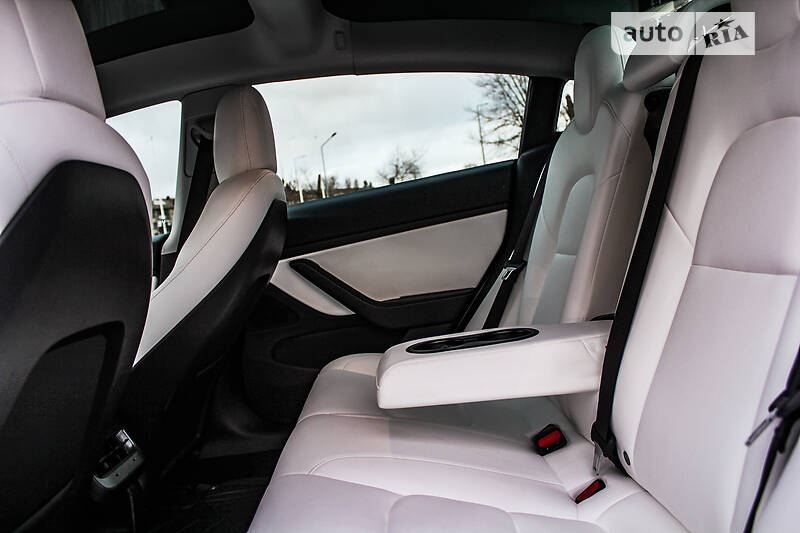 Седан Tesla Model 3 2021 в Киеве фото 15 Седан Tesla Model 3 2021 в Киеве