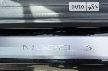 Седан Tesla Model 3 2019 в Рівному
