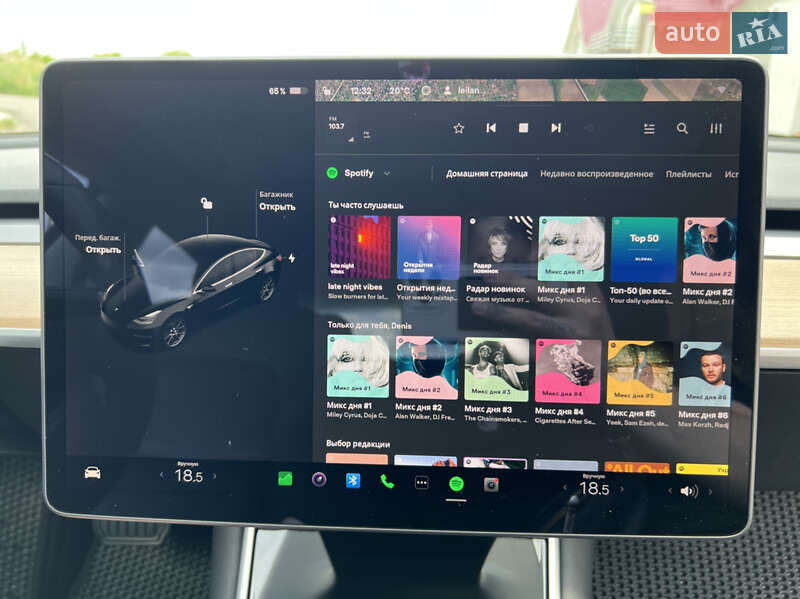 Седан Tesla Model 3 2019 в Ровно