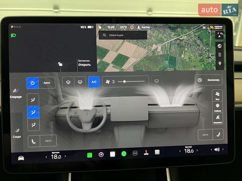 Седан Tesla Model 3 2019 в Ровно