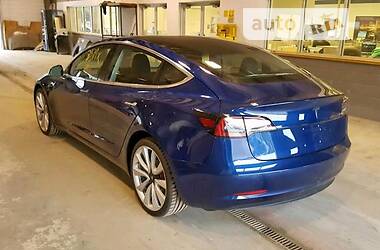 Седан Tesla Model 3 2018 в Киеве