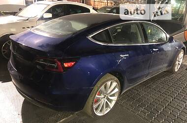 Седан Tesla Model 3 2018 в Киеве