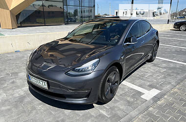 Седан Tesla Model 3 2019 в Луцке