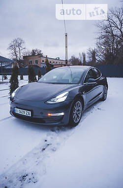 Седан Tesla Model 3 2018 в Кропивницком