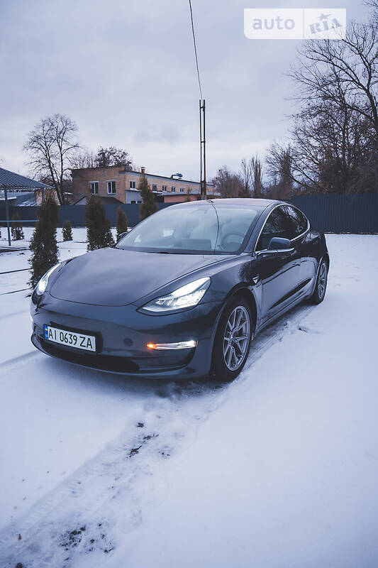 Седан Tesla Model 3 2018 в Кропивницком