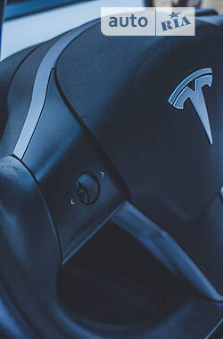 Седан Tesla Model 3 2018 в Кропивницком