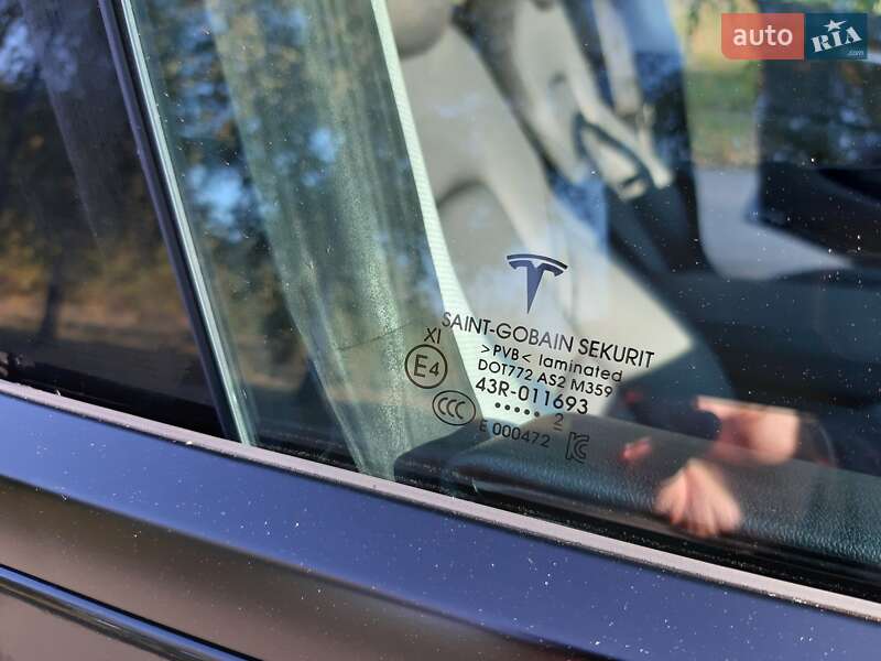 Седан Tesla Model 3 2021 в Дніпрі