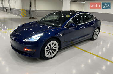 Седан Tesla Model 3 2018 в Киеве