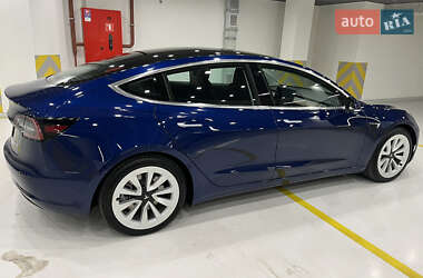 Седан Tesla Model 3 2018 в Киеве