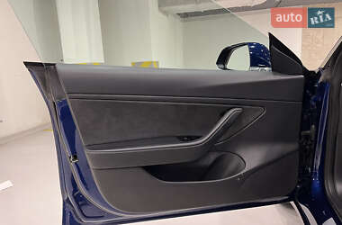 Седан Tesla Model 3 2018 в Киеве