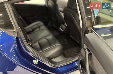 Седан Tesla Model 3 2018 в Киеве