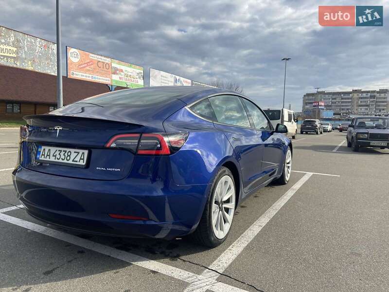 Седан Tesla Model 3 2020 в Киеве