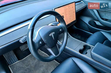 Седан Tesla Model 3 2018 в Львове