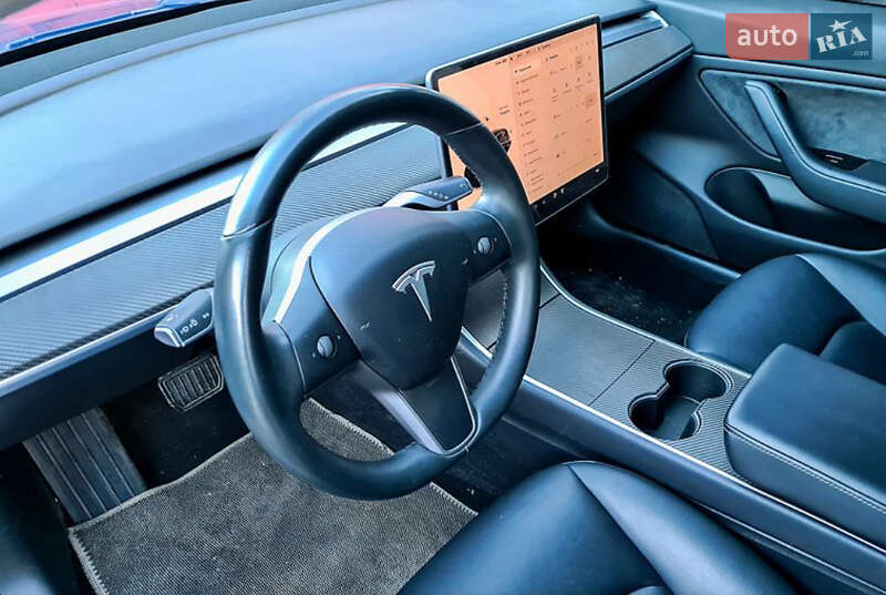 Седан Tesla Model 3 2018 в Львові