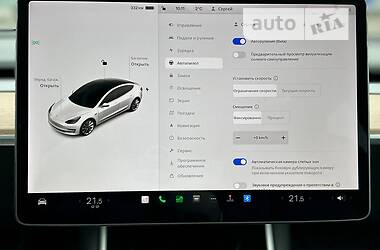 Седан Tesla Model 3 2020 в 