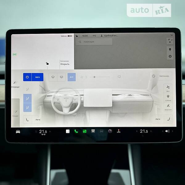 Седан Tesla Model 3 2020 в Ровно