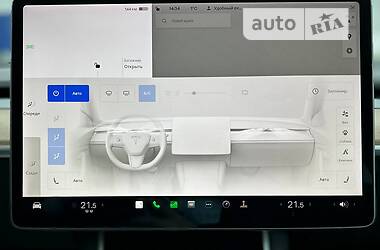 Седан Tesla Model 3 2020 в 