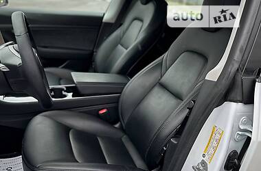 Седан Tesla Model 3 2020 в 