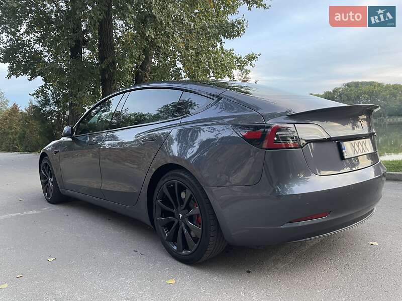 Седан Tesla Model 3 2018 в Кропивницком