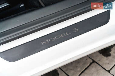 Седан Tesla Model 3 2021 в 