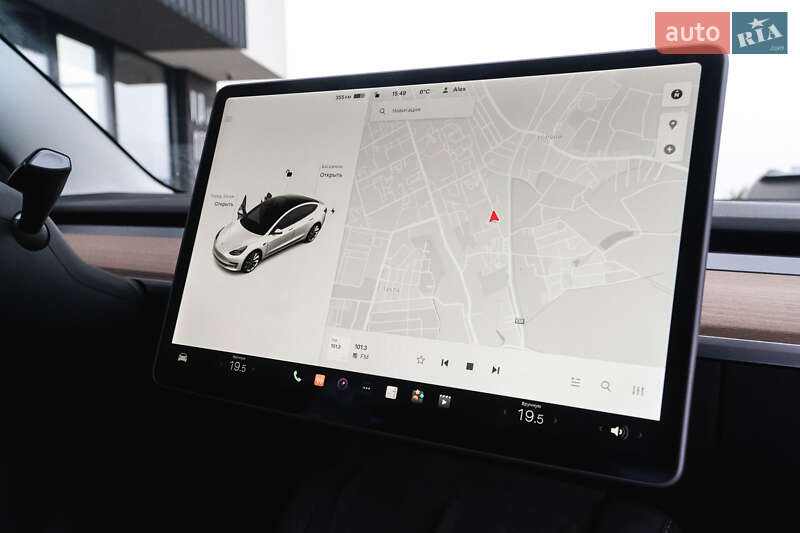 Седан Tesla Model 3 2021 в Ужгороді