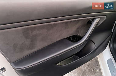 Седан Tesla Model 3 2018 в 