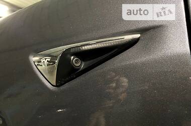 Седан Tesla Model 3 2020 в 