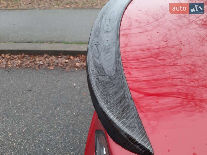 Седан Tesla Model 3 2019 в Дніпрі