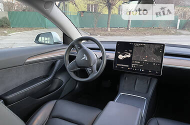 Седан Tesla Model 3 2021 в 