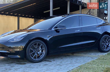 Седан Tesla Model 3 2019 в Долине