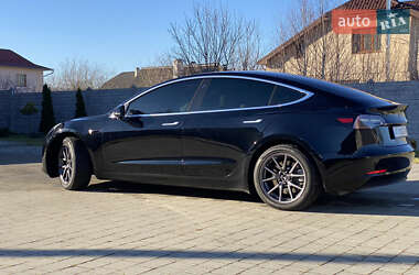 Седан Tesla Model 3 2019 в Долине