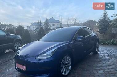 Седан Tesla Model 3 2020 в 