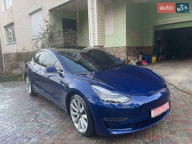 Седан Tesla Model 3 2020 в 