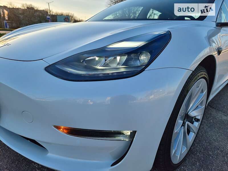 Седан Tesla Model 3 2021 в Кропивницькому