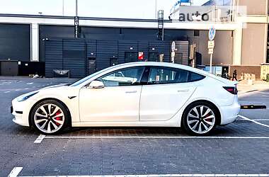 Седан Tesla Model 3 2019 в Києві